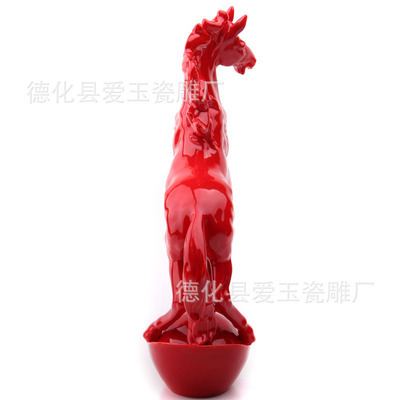 馬到功成，藝韻傳家——探索德化陶瓷馬工藝品的藝術魅力與商業價值